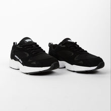 Load image into Gallery viewer, Newport Sneakers - Black
